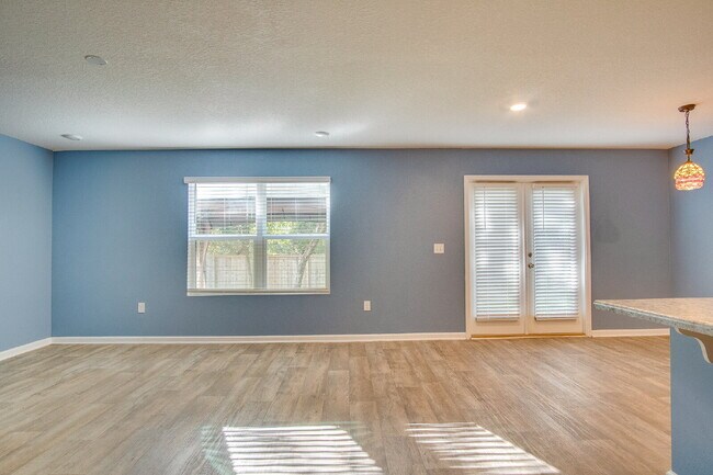 Building Photo - Spacious 5BR Near NAS – Military Half Deposit & $500 Off First Month!