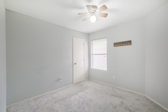 Building Photo - 16530 Peyton Ridge Cir