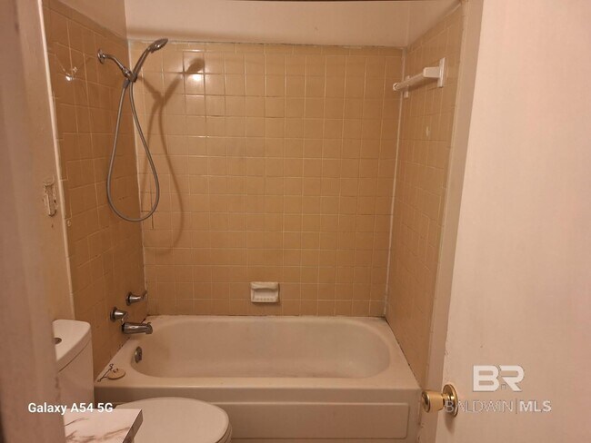 Building Photo - 2211 Wolf Ridge Rd