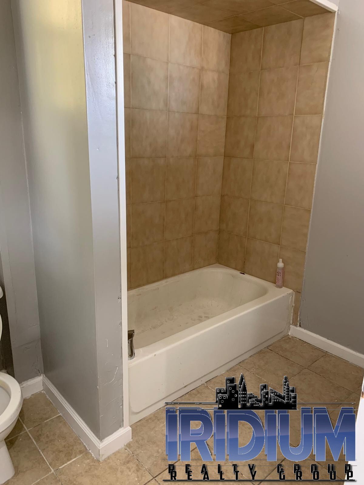 Building Photo - 86 Keen St