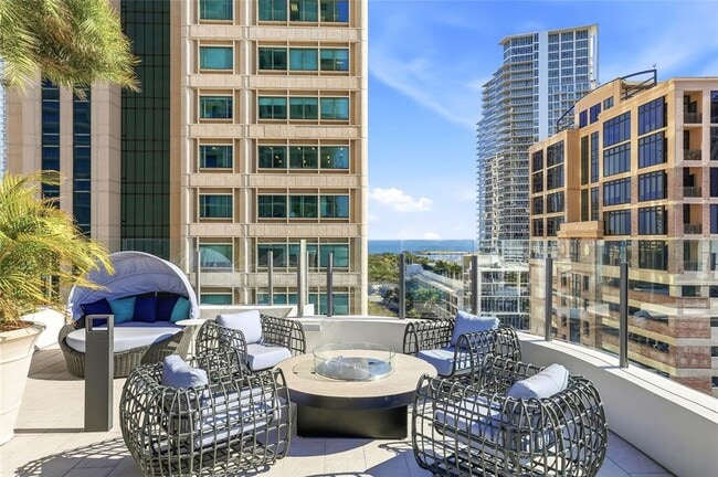 Building Photo - 275 1st Ave S