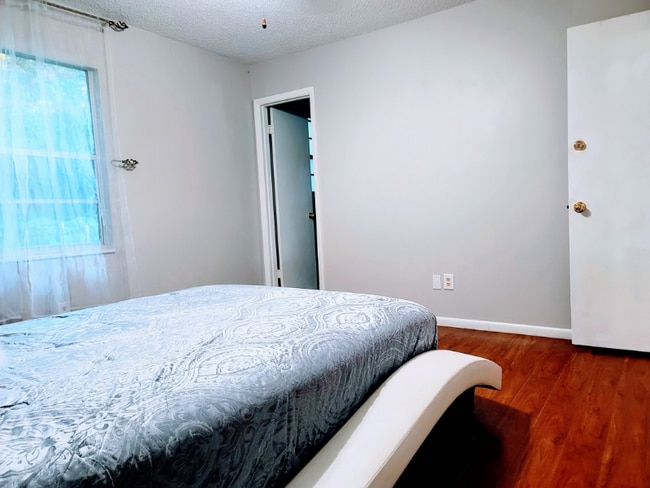 Building Photo - 10777 Bolyard Dr