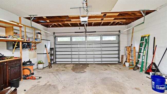 Building Photo - 8924 Angelica Dr