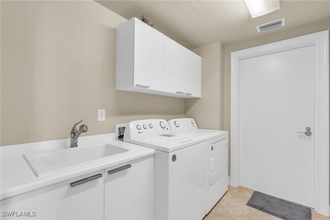 Building Photo - 4751 W Bay Blvd