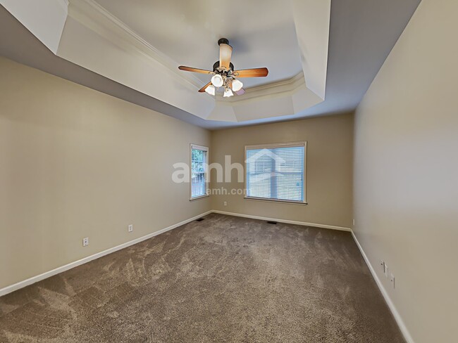 Building Photo - 4001 Belle Meade Cir
