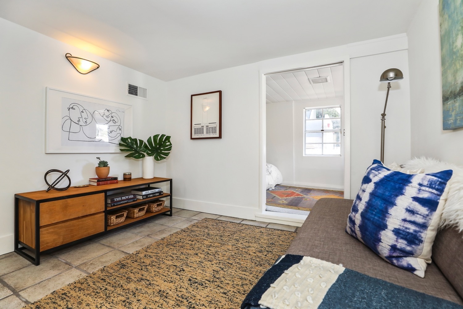 Building Photo - 1811 W Silver Lake Dr