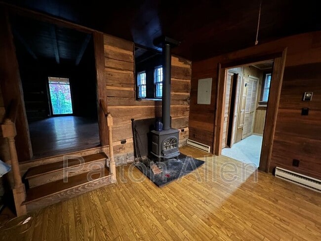 Building Photo - 575 Beaverdam Rd