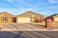 Building Photo - 4504 Applegate Dr