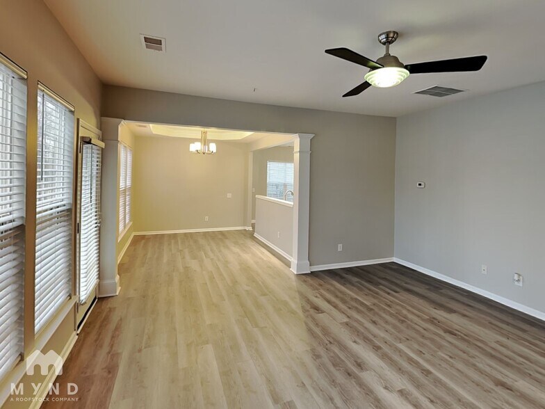 Building Photo - 11216 Cypress View Dr