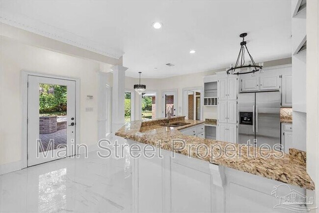 Building Photo - 4700 Bohemia Dr