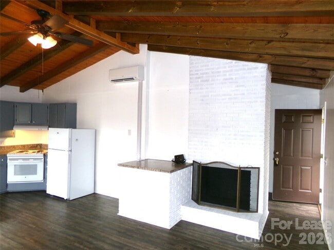 Building Photo - 869 Emerald Shores Rd