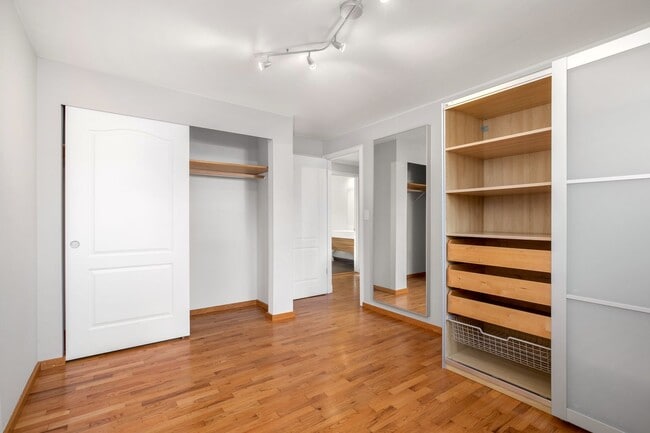 Building Photo - Beautifully remodeled rambler in Finn Hill