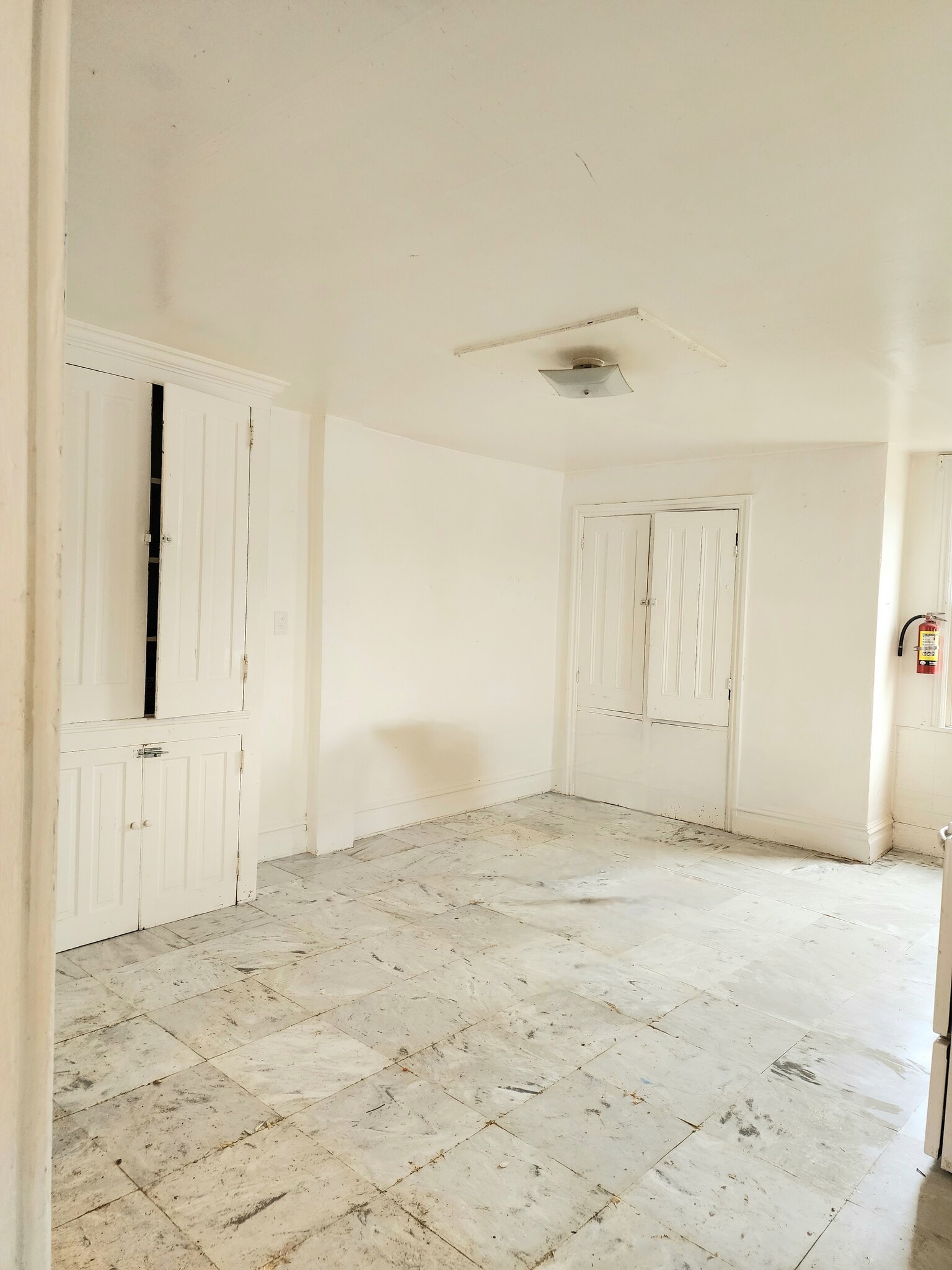 Kitchen - 404 E Market St