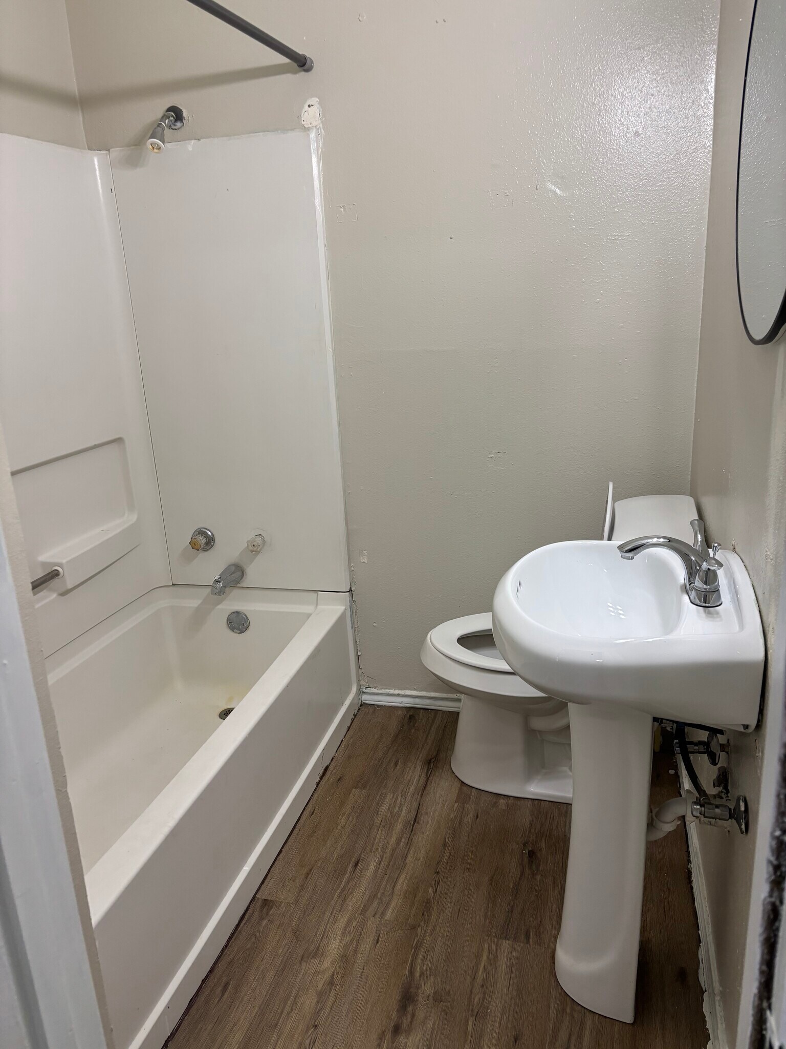 Building Photo - 446 S Texas Ave