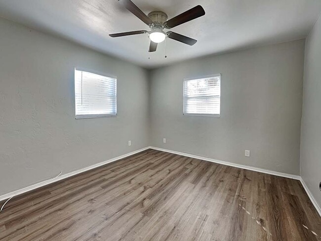 Building Photo - 2320 Auburn St S