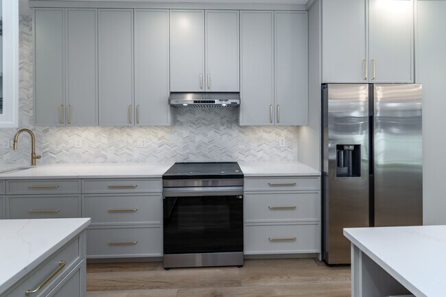 Building Photo - 17 Wilson St