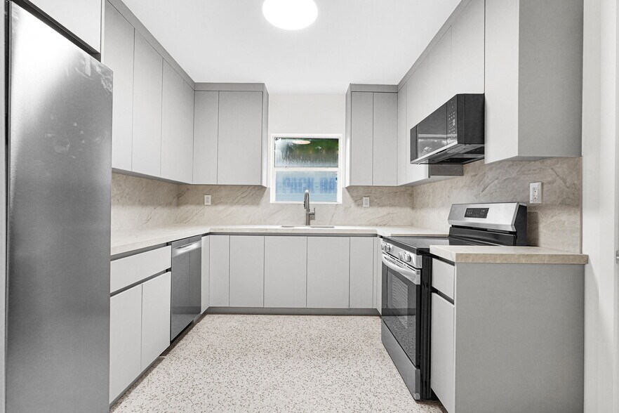 Building Photo - 341 NW 43rd St