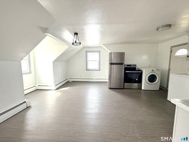 Building Photo - 91 Enright St