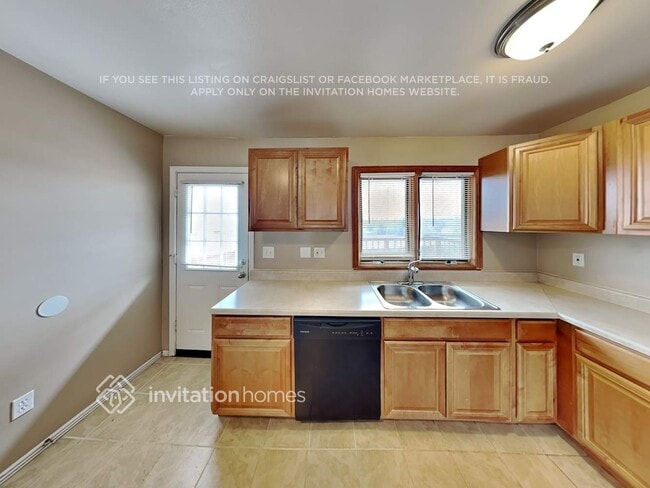 Building Photo - 16514 E Bails Pl