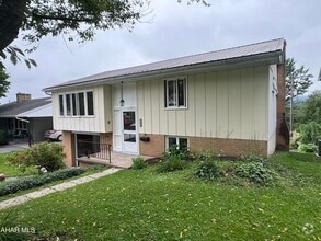 Building Photo - 5404 4th Ave