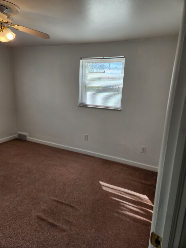 3rd Bedroom - 528 Montclair St