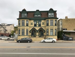 Building Photo - 1210 N Van Buren St