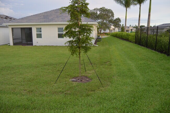 Building Photo - 636 IBIZA Loop