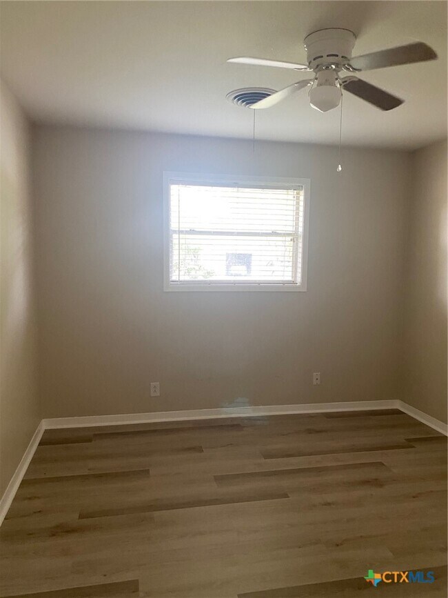 Building Photo - 3801 Lancelot Ln