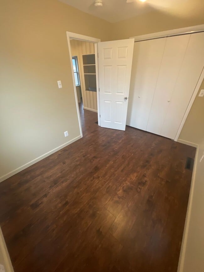 Building Photo - Charming 2 Bedroom Home - Move in Ready
