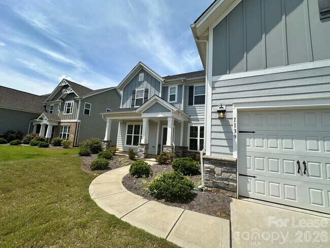 Building Photo - 1139 Overlake Dr