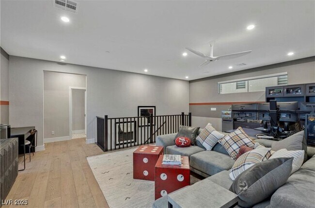 Building Photo - 2518 Veronella St