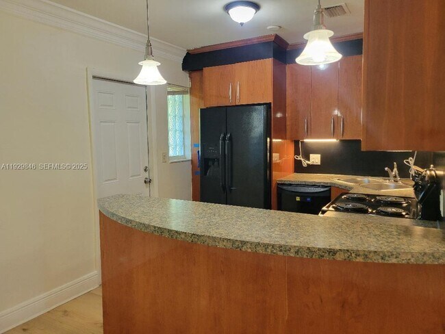 Building Photo - 1085 NW 133rd St