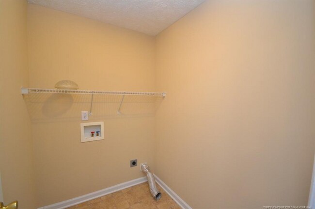 Building Photo - 361 Americana Dr