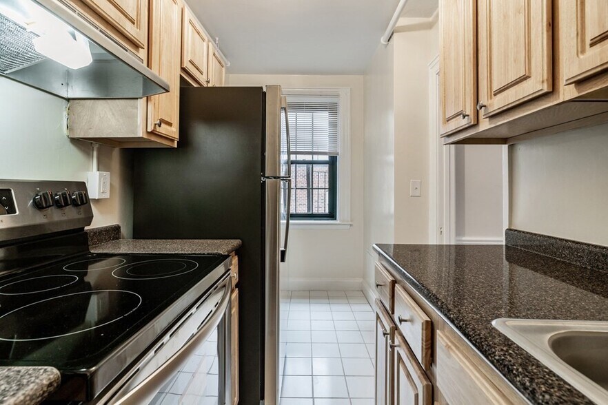 Building Photo - 124 Bowdoin St