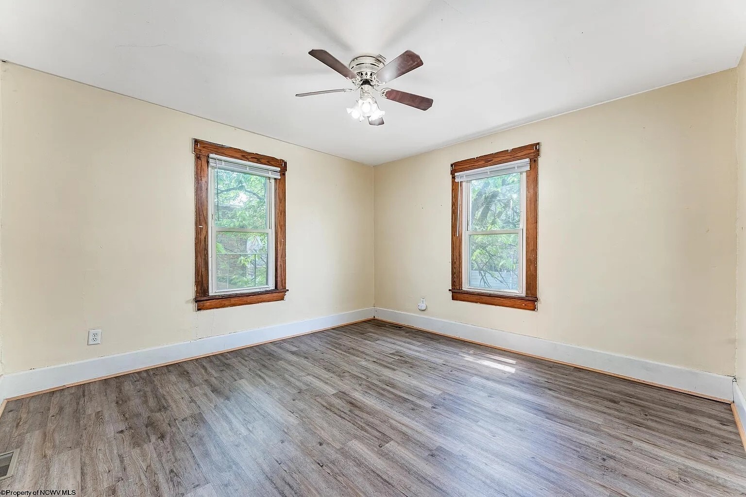 Building Photo - 565 Brockway Ave