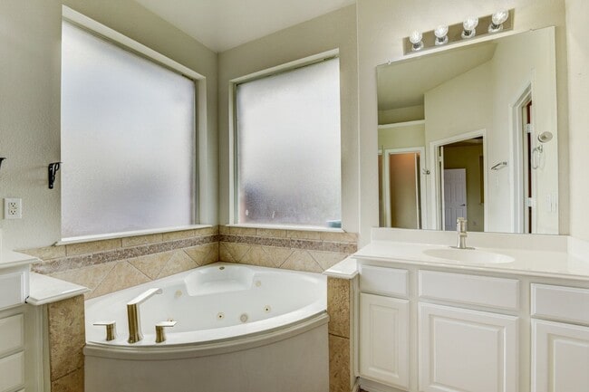 Master Bathroom - 2251 Fawn Mist Dr