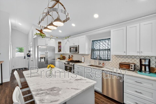 Building Photo - 4201 3rd Ave N