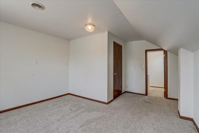 Building Photo - 4Bed/2Bath - Home For Rent in Fort Atkinson