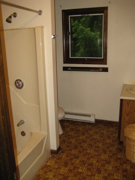 Building Photo - 66 Summer St