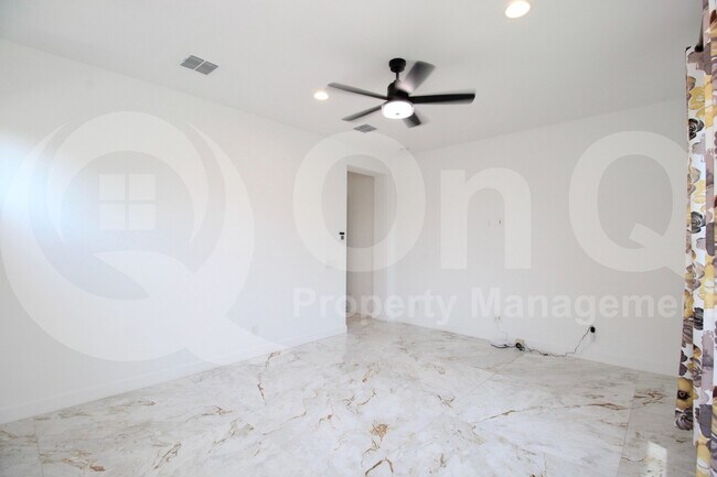 Building Photo - 22721 N 34th St