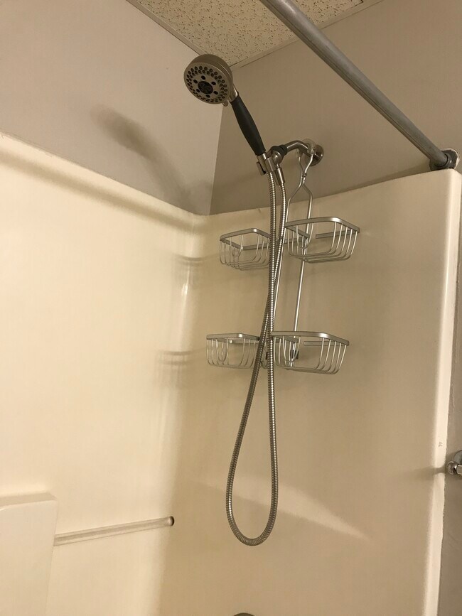 Building Photo - 351 Chicago Rd