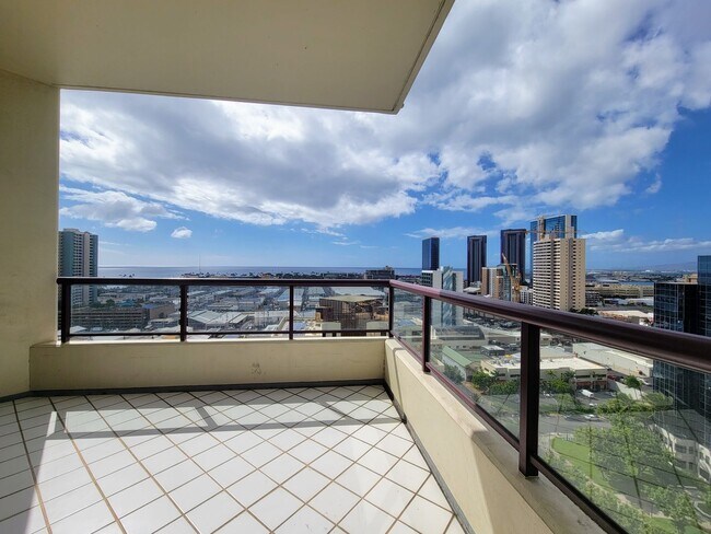 Building Photo - 725 Kapiolani Blvd