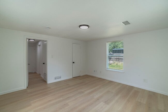 Building Photo - ? Newly Renovated Home in Arlington! ?