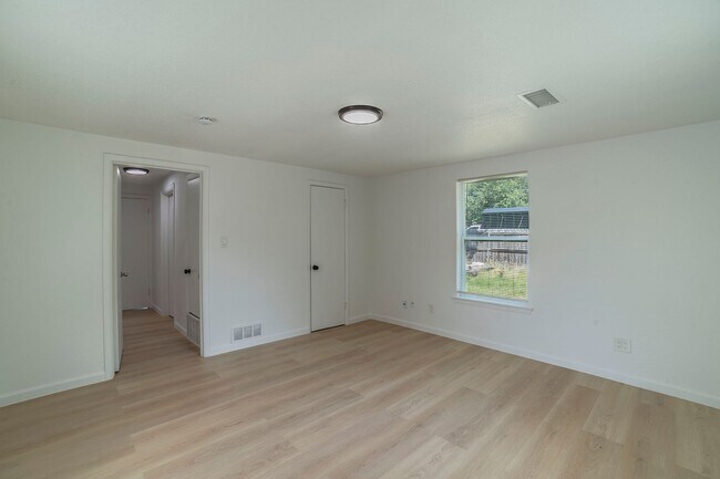 Building Photo - Stylishly Renovated 3-Bedroom Home in Arli...
