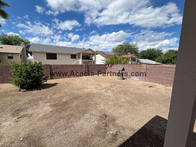 Building Photo - Three Bedroom In East Pointe Estates II