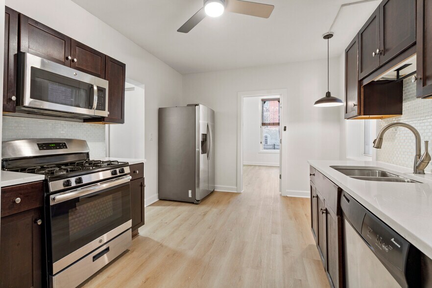 Building Photo - 2617 W Hirsch St