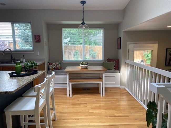 Building Photo - Charming 3 Bedroom and 3 Bath In Rock Creek!