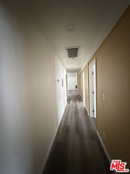 Building Photo - 626 E San Antonio Dr