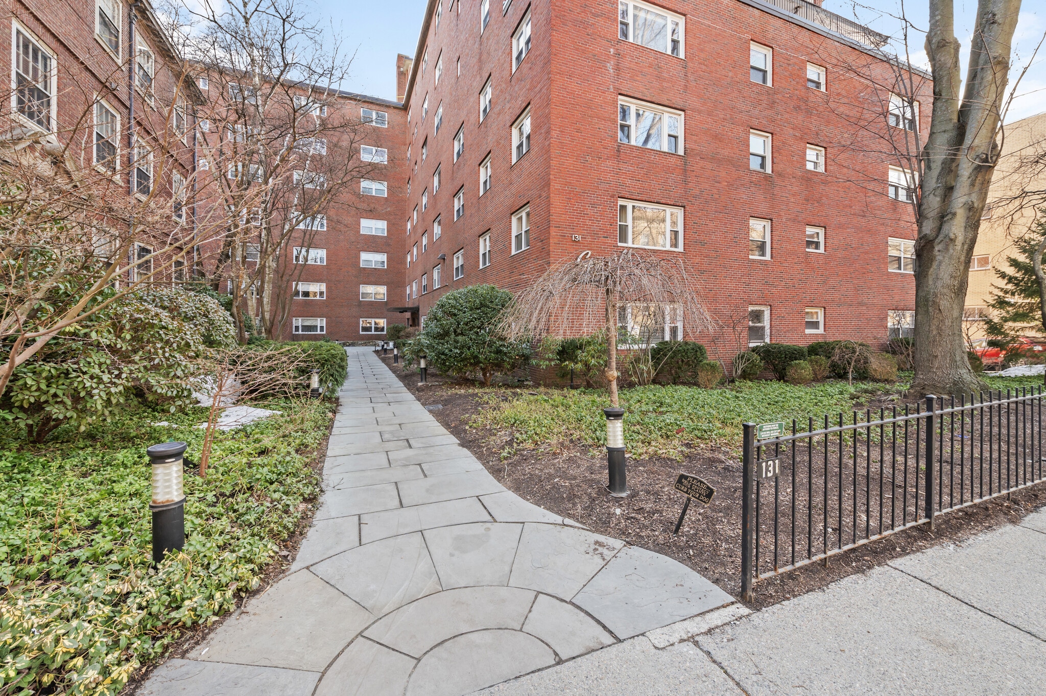 Building Photo - 131 Sewall Ave