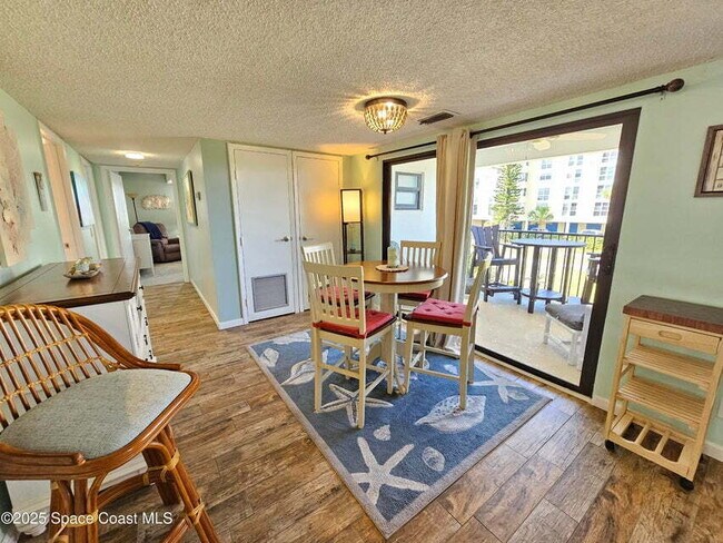 Building Photo - Ocean Paradise in Cocoa Beach